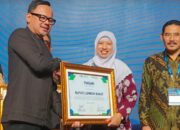 Pelayanan Air Minum pada Masyarakat, Bupati Lombok Barat Terima Penghargaan Bergengsi IWWEF