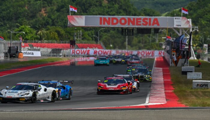 ​Tampil Impresif di GTWCA Mandalika, Sean Gelael Amankan Dua Trofi Podium
